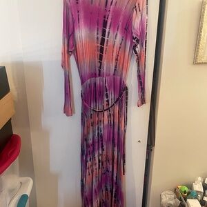 Elegant Tie-Dye Maxi Dress